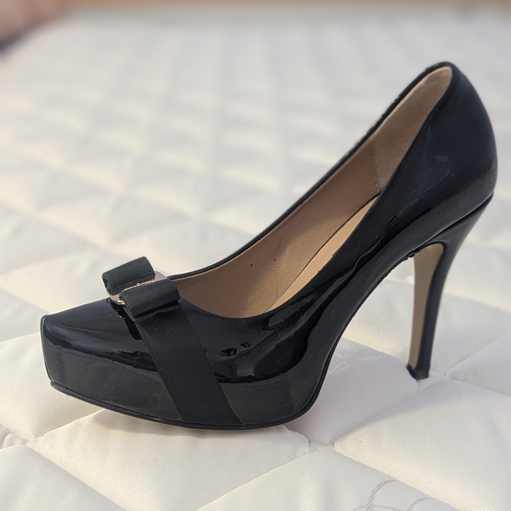 Elegant Black High Heel Pumps